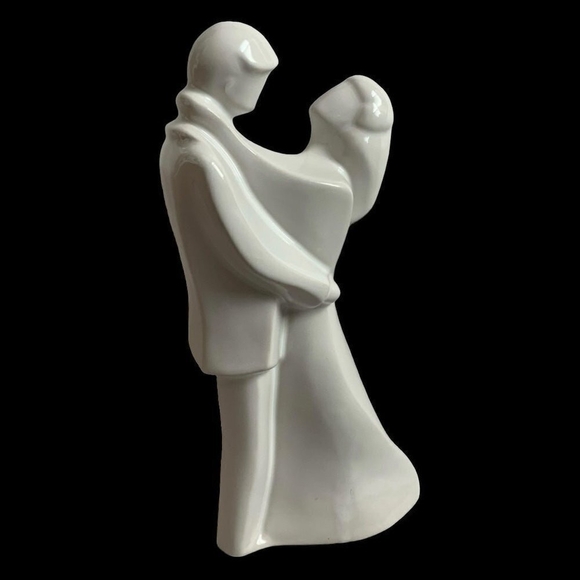 VNTG NEWLYWEDS Figurine White Glazed Ceramic WEDDING Couple Statue WEDDING Gift - Picture 3 of 9